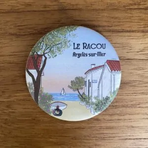 Magnet illustré Le Racou Argelès-sur-Mer avec maisons de charme et vue sur la Méditerranée par Caroline Duboc